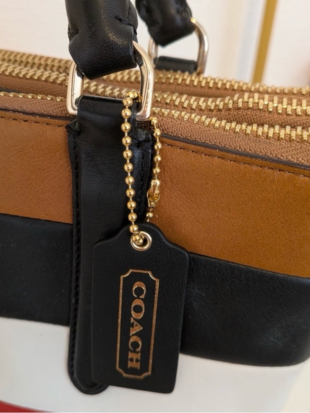 Coach Borough Red Striped
Satchel In BEAUTIFUL CONDITION!! - Picture 8 of 9